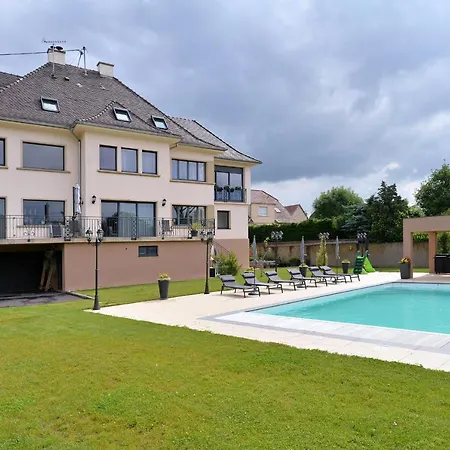 Vignes Et Chateaux Bed & Breakfast