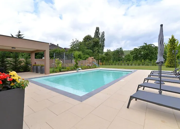 Vignes Et Chateaux Bed & Breakfast